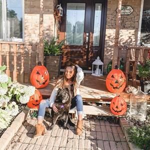 Meet your Posher, Courtney